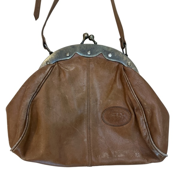 Dooney & Bourke Handbags - GUC Dooney & Bourke Brown Leather Shoulder Bag with Vintage Clasp